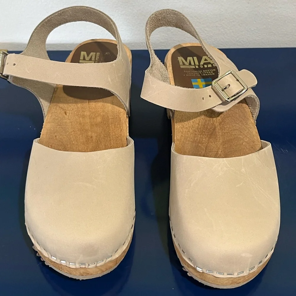 Mia Suede Slingback Clogs Sz 8 EU 38 Mary Janes Buckle Wood Platform Heels Beige - Picture 1 of 9